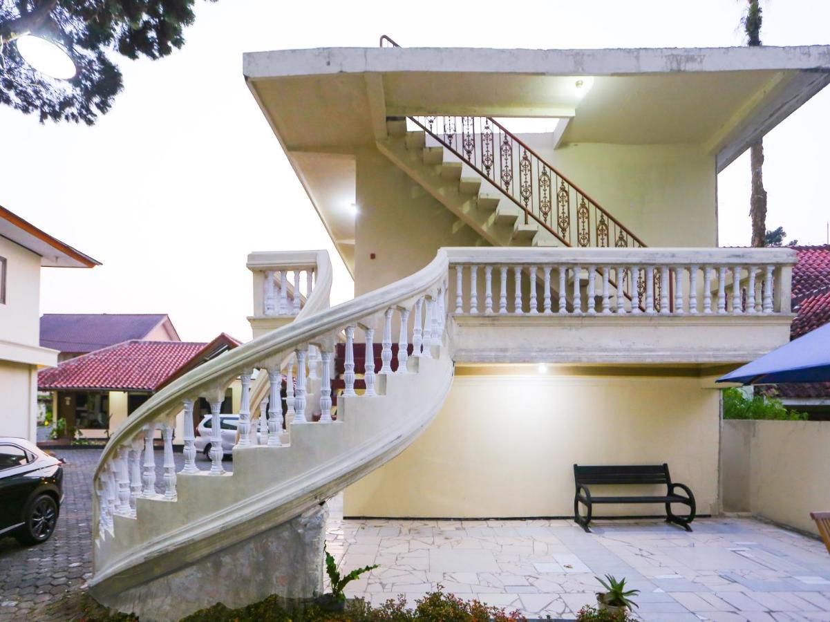 Oyo 93136 Hotel Santo Djaya 2 Bogor Zewnętrze zdjęcie